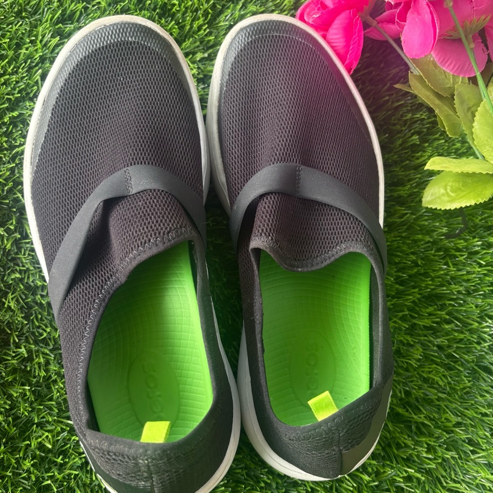 OOFOS Black Slip-On Athletic Shoes - Picture 6 of 9